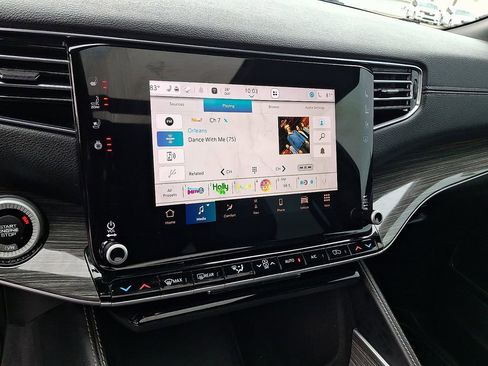 Used 2022 Jeep Wagoneer Series II w/ Premium Group I AWD/4WD image 3