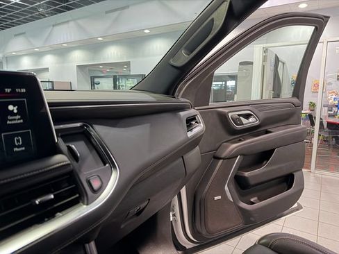 Used 2024 GMC Yukon SLT RWD image 24