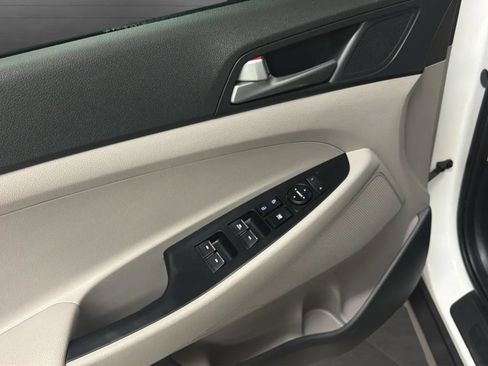 Used 2017 Hyundai Tucson SE w/ SE Popular Package 02 FWD image 16