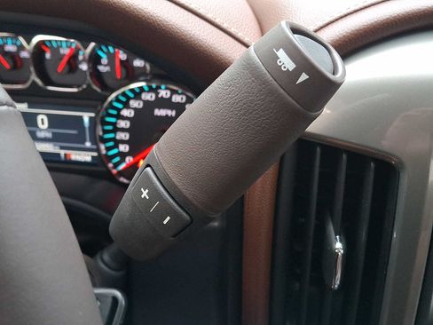 Used 2015 Chevrolet Silverado 1500 High Country w/ High Country Premium Package AWD/4WD image 12