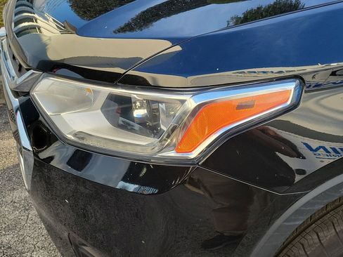 Used 2021 Chevrolet Traverse LS FWD image 7