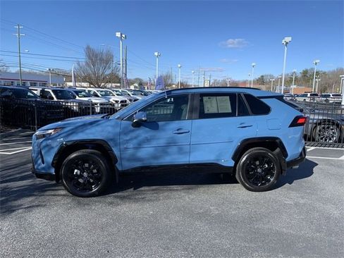 Used 2023 Toyota RAV4 SE image 5