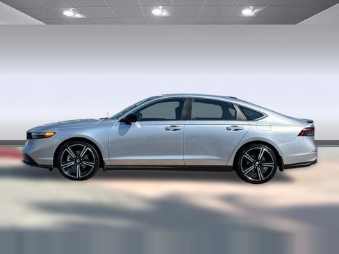 Used 2025 Honda Accord Sport image 2