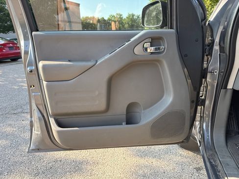 Used 2019 Nissan Frontier SV RWD image 10