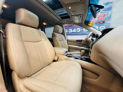 Used 2013 Nissan Pathfinder Platinum w/ Platinum Premium Pkg image 2