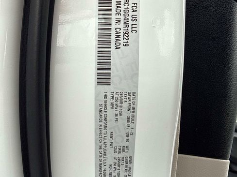 Used 2022 Chrysler Pacifica Limited image 37