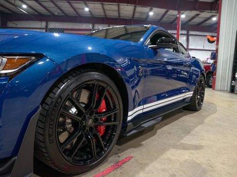 Used 2022 Ford Mustang Shelby GT500 w/ Technology Package image 24