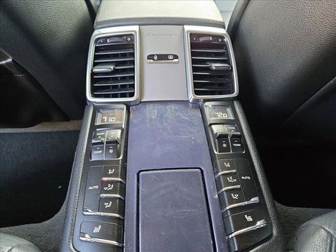 Used 2013 Porsche Panamera S w/ Comfort Plus Pkg image 18