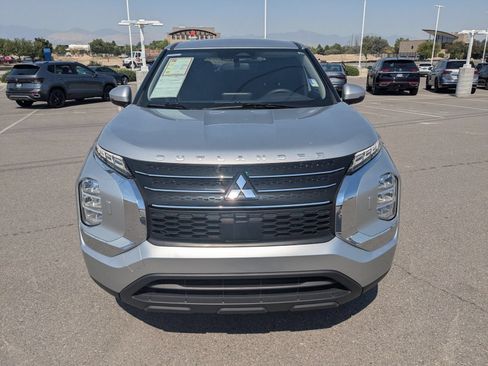 Used 2024 Mitsubishi Outlander ES AWD/4WD image 9