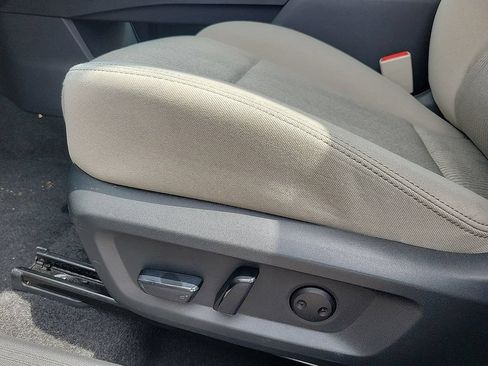 Used 2025 Nissan Rogue SV FWD image 12