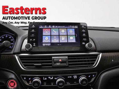 Used 2018 Honda Accord Touring image 12