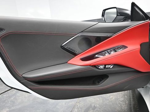 Used 2023 Chevrolet Corvette Stingray Premium Conv w/ Z51 Performance Package image 22