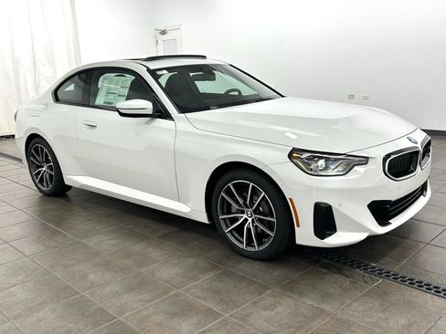 Used 2025 BMW 230i xDrive Coupe w/ Premium Package AWD/4WD image 6