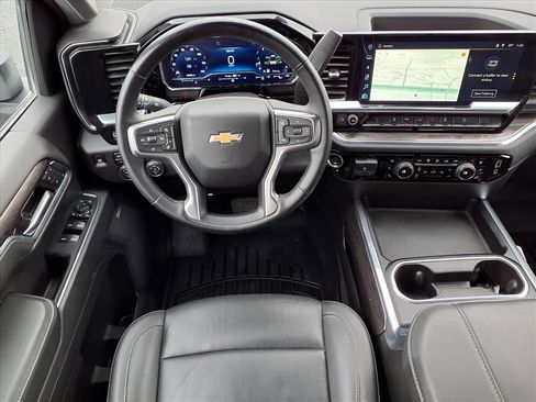 Used 2025 Chevrolet Silverado 2500 LTZ w/ LTZ Premium Package image 5