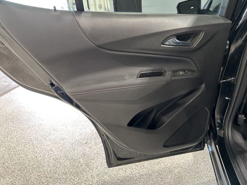 Used 2023 Chevrolet Equinox RS AWD/4WD image 13