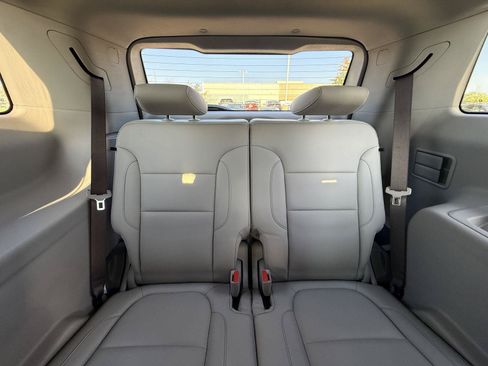 Used 2018 GMC Acadia SLT FWD image 29