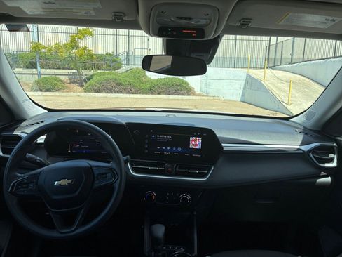 Used 2025 Chevrolet TrailBlazer LT image 32