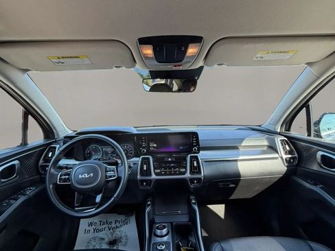 Used 2023 Kia Sorento EX AWD/4WD image 12