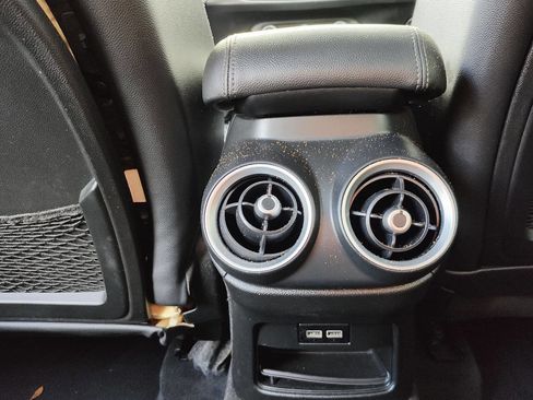 Used 2018 Alfa Romeo Stelvio Ti image 43