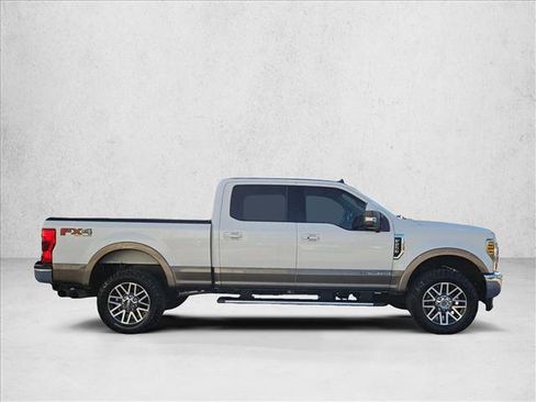 Used 2019 Ford F250 Lariat w/ Lariat Ultimate Package image 4