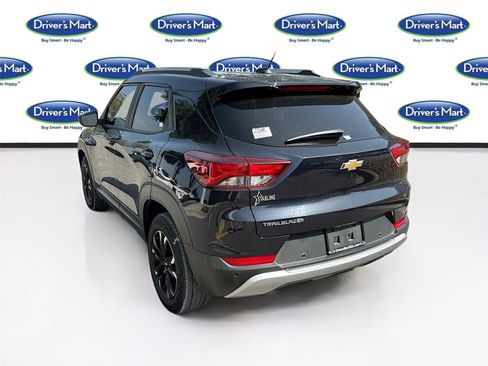 Used 2021 Chevrolet TrailBlazer LT w/ Premium Seating Package FWD image 5