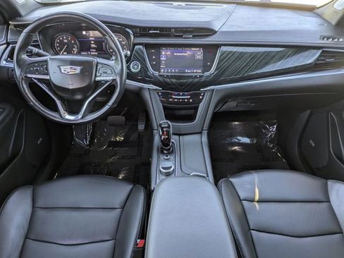 Used 2023 Cadillac XT6 Premium Luxury w/ Technology Package image 10