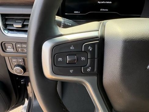 Used 2024 Chevrolet Suburban Z71 w/ Luxury Package image 10