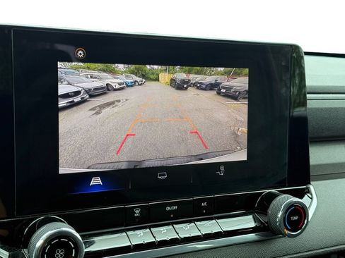 Used 2024 Chevrolet Colorado W/T RWD image 15