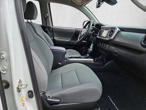 Used 2019 Toyota Tacoma SR5 RWD image 18