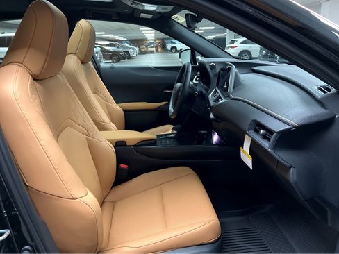 New 2026 Lexus UX 300h AWD image 25