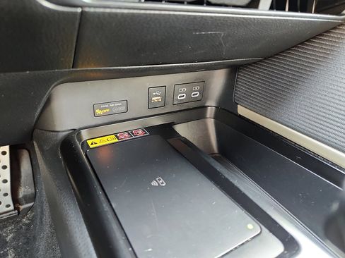 Certified 2025 Toyota Camry SE image 25