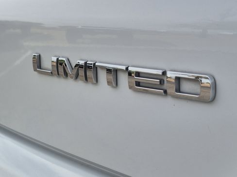 Used 2025 Jeep Compass Limited AWD/4WD image 13