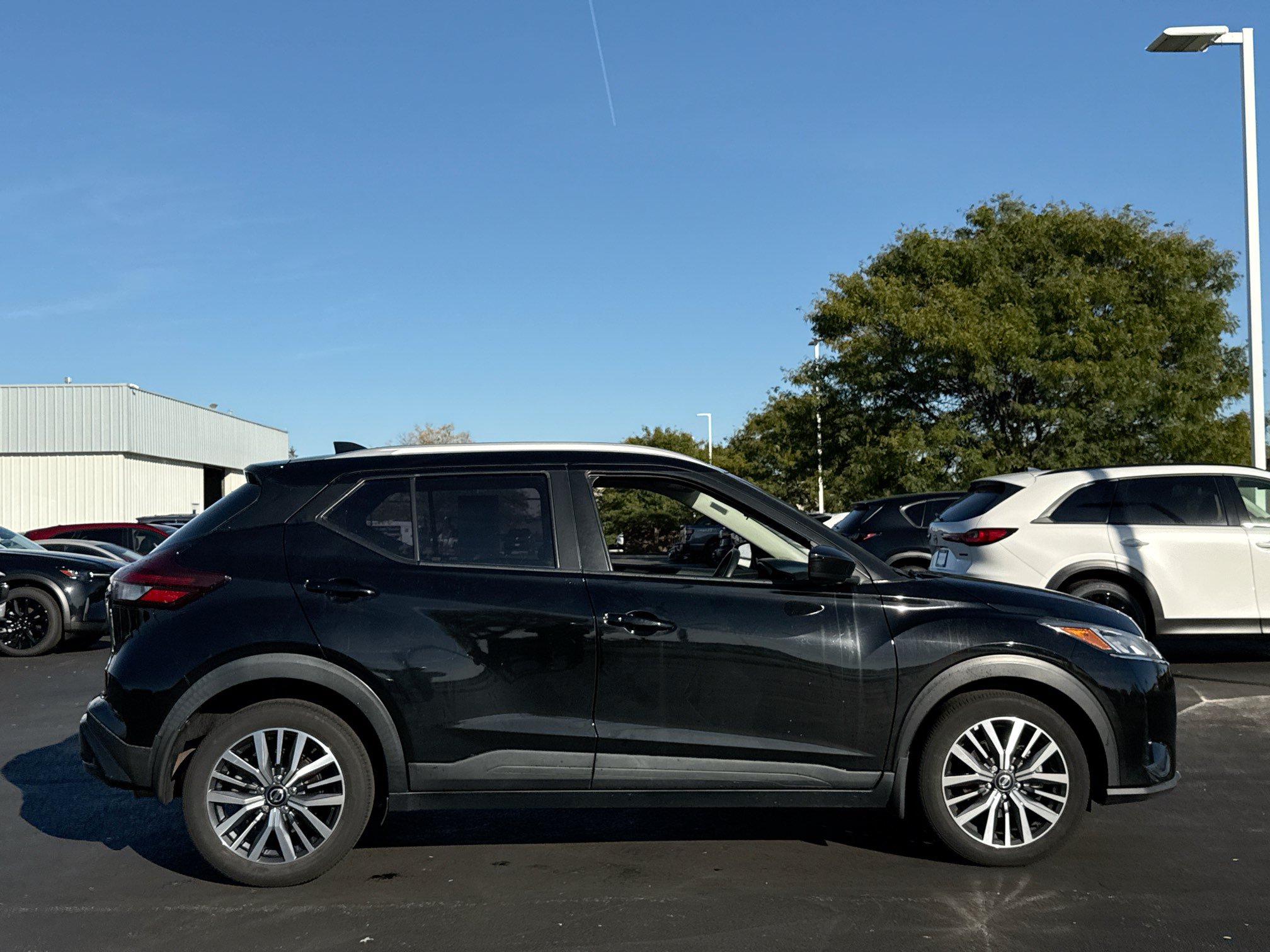 Used 2021 Nissan Kicks SV FWD image 8
