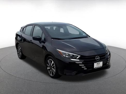 Used 2025 Nissan Versa SV FWD image 2