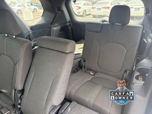 Used 2025 Honda Pilot Sport image 17