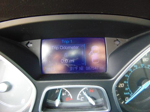 Used 2013 Ford Focus SE FWD image 22