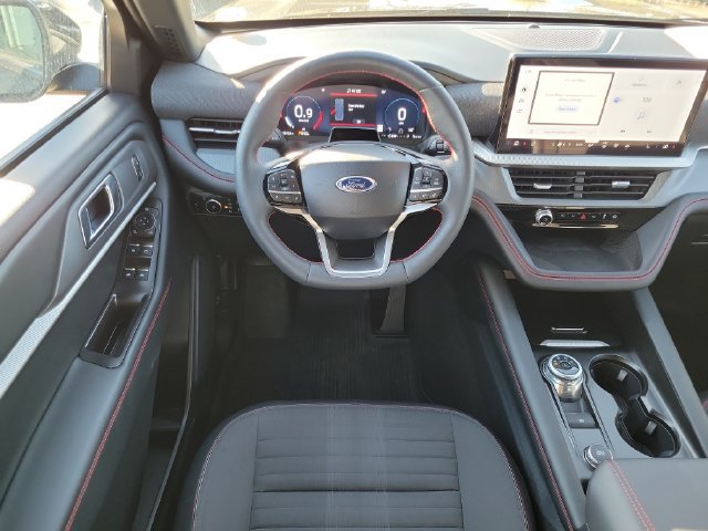 Certified 2025 Ford Explorer ST-Line AWD/4WD image 31