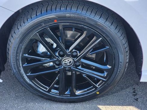 Used 2025 Toyota Camry SE image 15