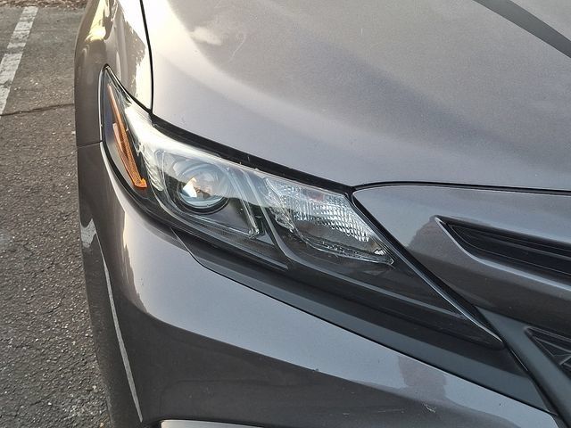 Used 2023 Toyota Camry SE FWD image 5