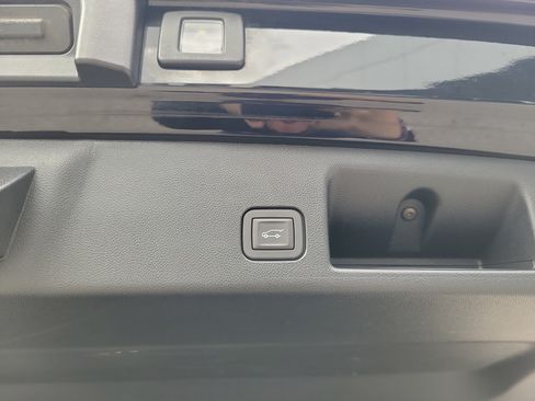 Used 2024 Chevrolet Equinox EV LT FWD image 16