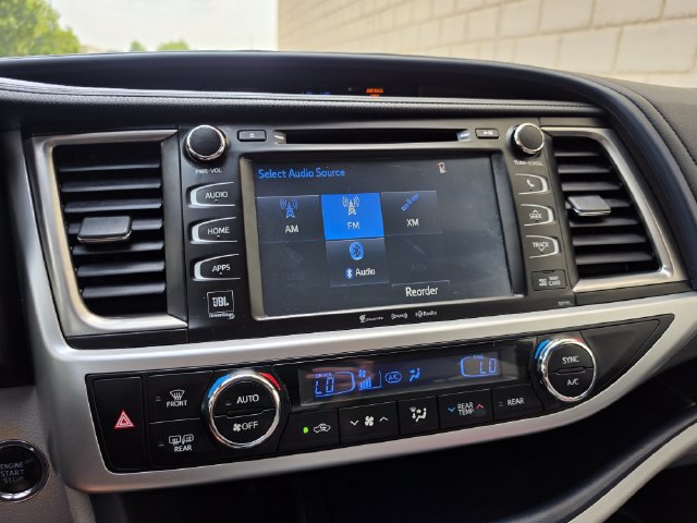 Used 2018 Toyota Highlander Limited AWD/4WD image 48
