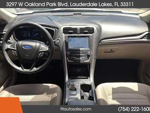 Used 2019 Ford Fusion SE FWD image 25