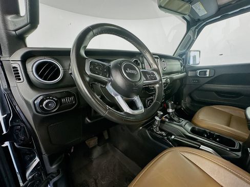Used 2021 Jeep Wrangler Unlimited Sahara w/ Dual Top Group AWD/4WD image 9