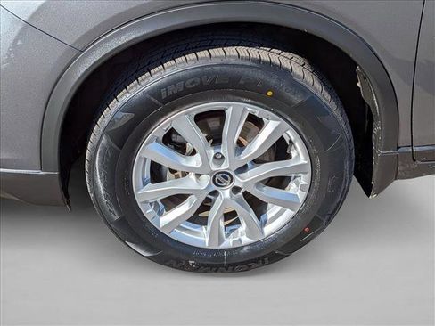 Used 2020 Nissan Rogue SV image 21