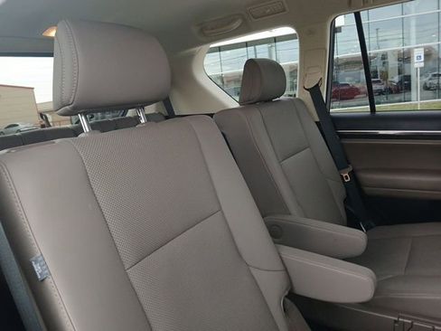 Used 2020 Lexus GX 460 Premium image 12