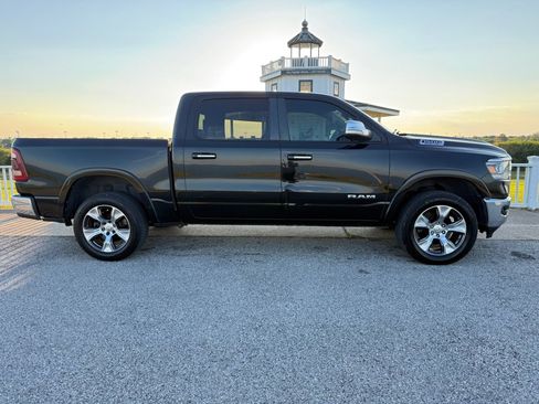 Used 2019 RAM 1500 Laramie AWD/4WD image 4