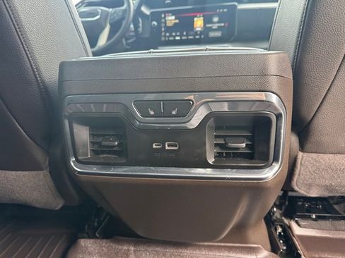 Used 2024 GMC Sierra 3500 Denali w/ Denali Reserve Package image 19