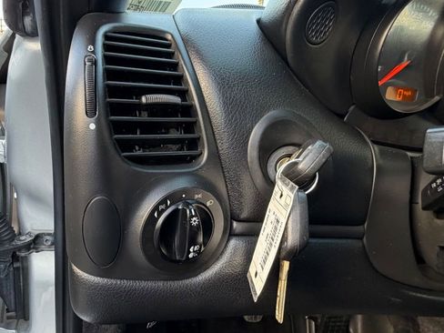 Used 2004 Porsche Boxster image 25