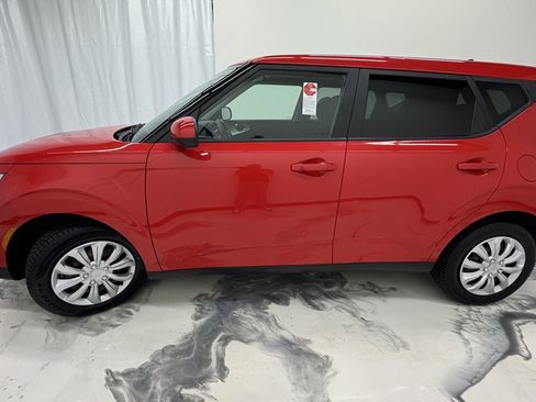 Used 2020 Kia Soul LX FWD image 5