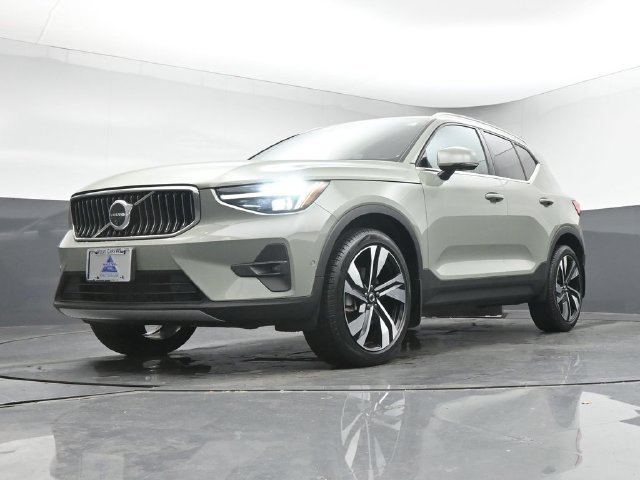 Used 2025 Volvo XC40 B5 Ultra w/ Climate Package AWD/4WD image 38